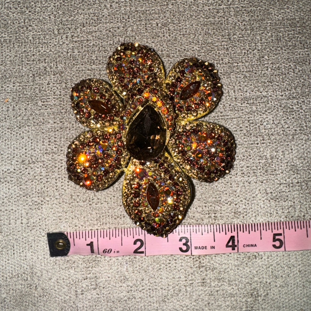 Beautiful Brooch/pin with loop - Picture 3 of 9